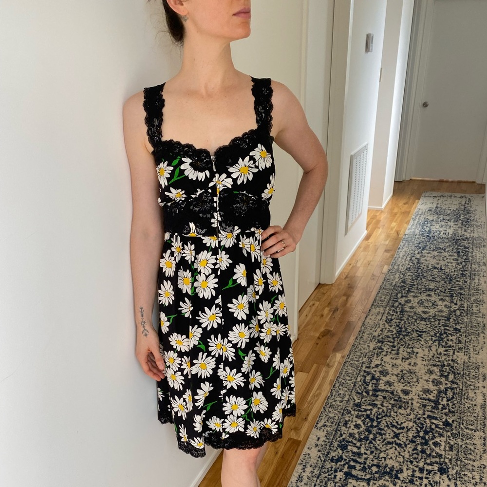 Vintage Betsey Johnson Daisy summer dress, 100% silk, women’s size 4